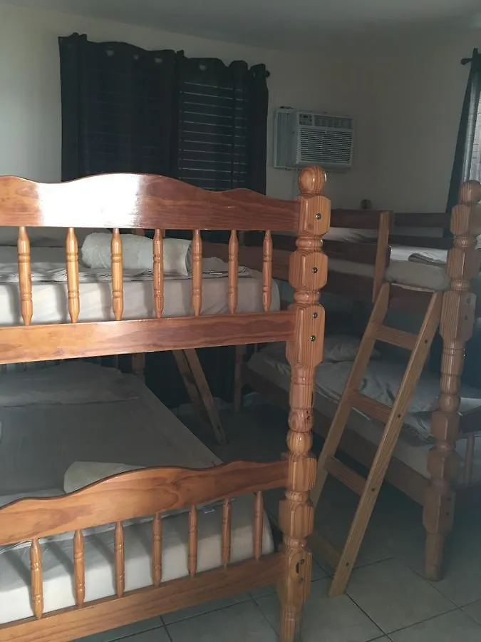 Sea Breeze Beach Front Guest House Aguada 0*,