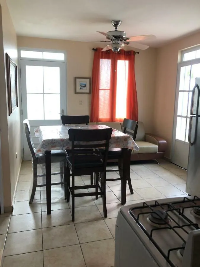 Sea Breeze Beach Front Guest House Aguada